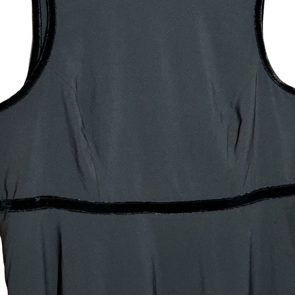 NWT TORRID Women’s Black Crepe Velvet Trim Asymmetrical Peplum Top Size 2X - Picture 4 of 12